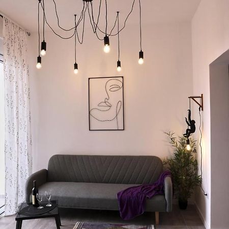 Studio Apartment, 5 Minutes To The Beach Bar Buitenkant foto