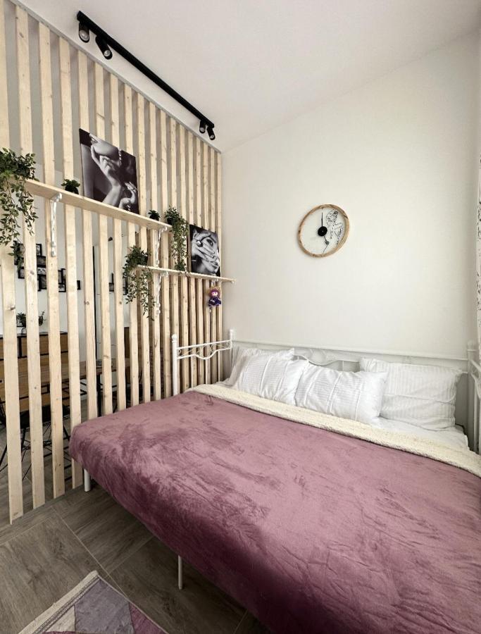 Studio Apartment, 5 Minutes To The Beach Bar Buitenkant foto