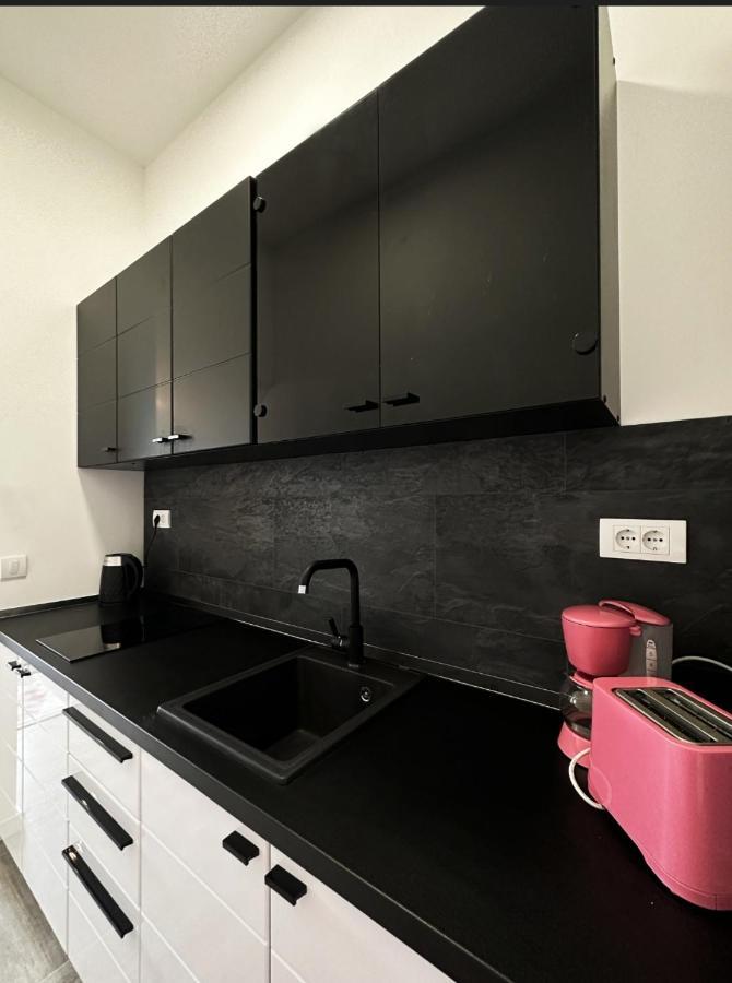 Studio Apartment, 5 Minutes To The Beach Bar Buitenkant foto